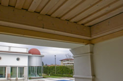 correa e trave in legno